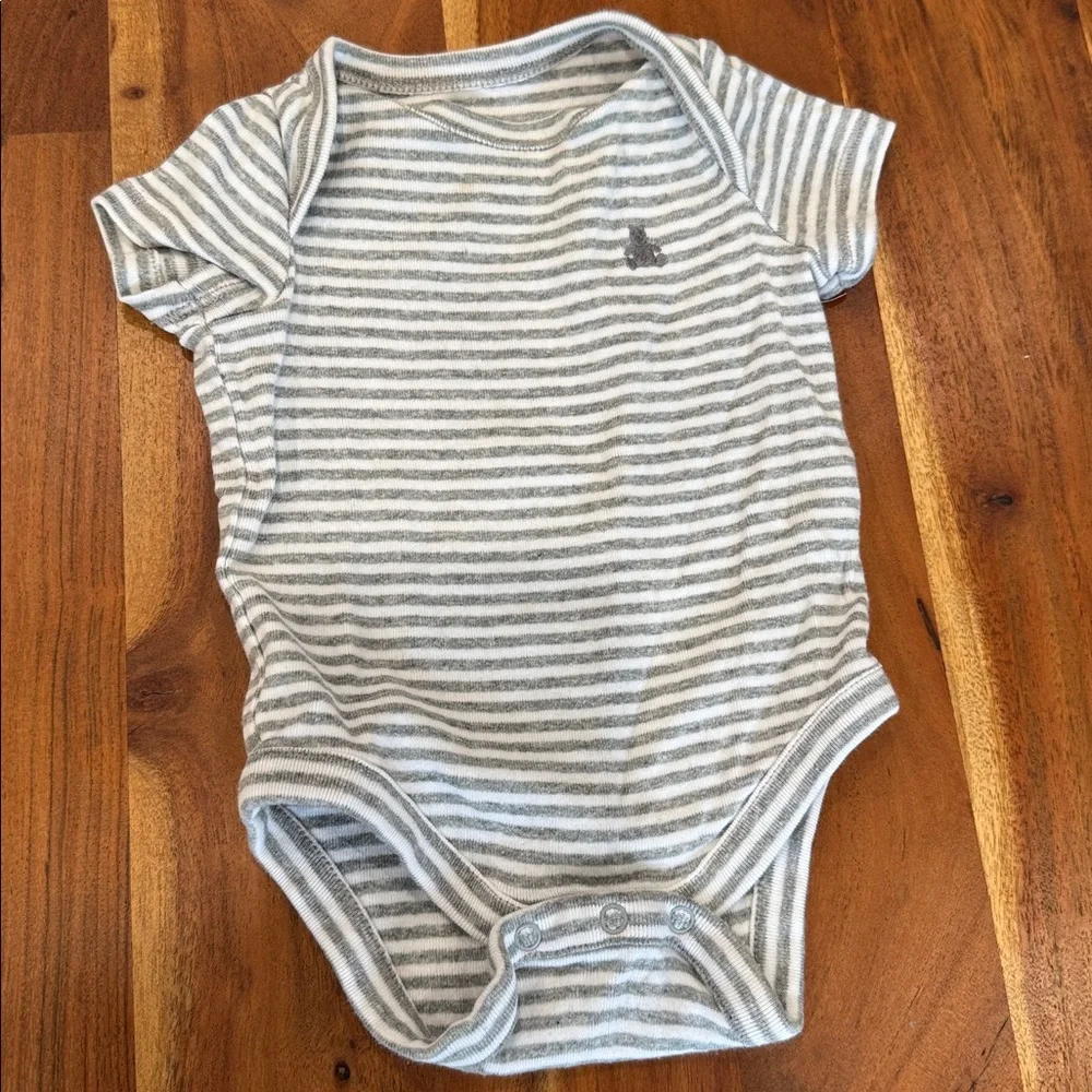 GAP Kids Bodysuits Set - Gray, Striped, Tan, and Construction Print‎